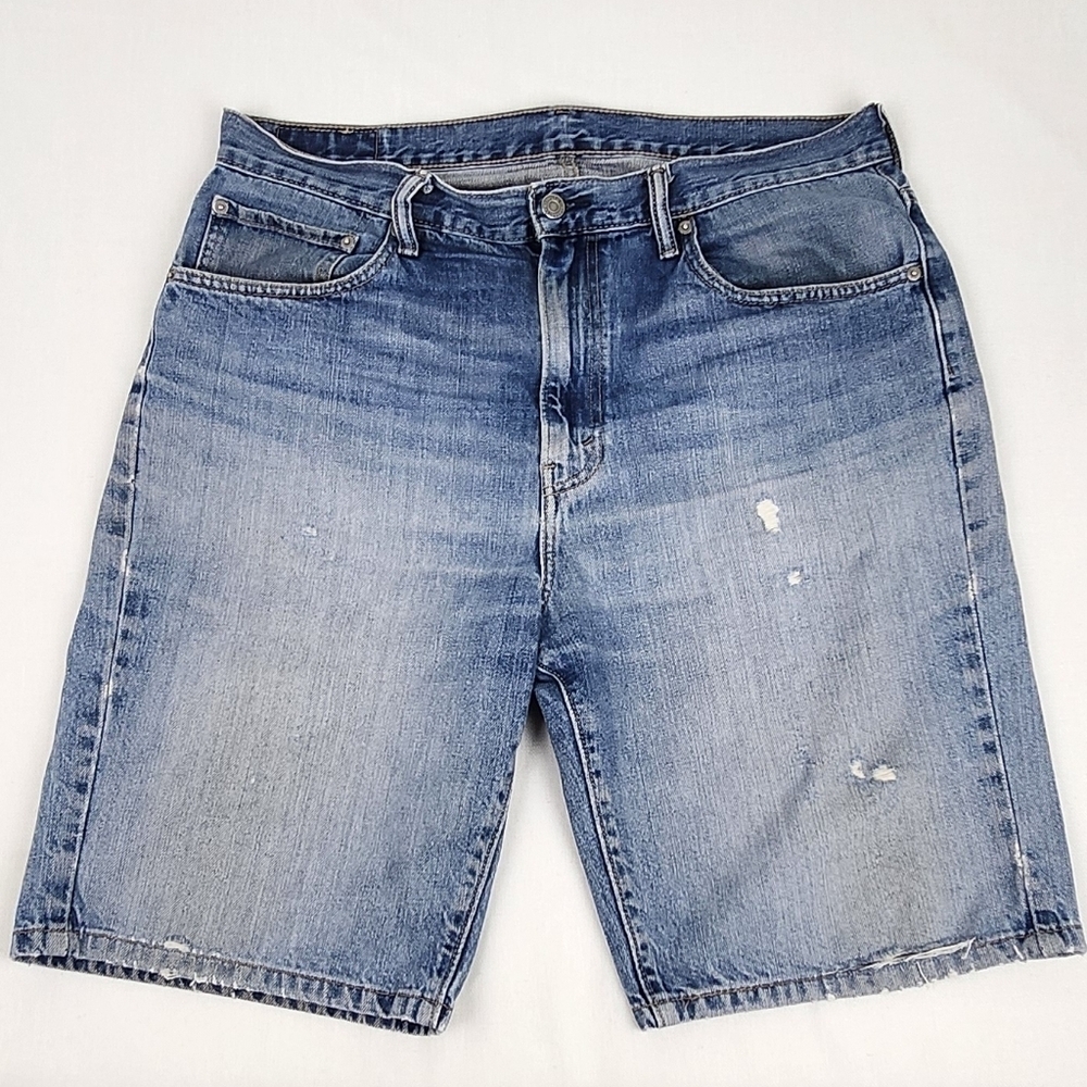 Levi's 505 Light Wash Distressed Style Shorts. 100% Cotton.